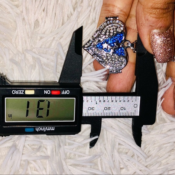 Beautiful Secret compartment Swarovski Crystal memory necklace, urn necklace, - Picture 3 of 8